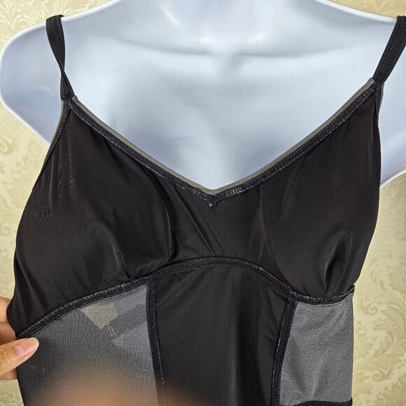 Oakley Size Small Black and Gray One Piece Swimsuit Mesh Accents Adj Straps - Picture 9 of 13